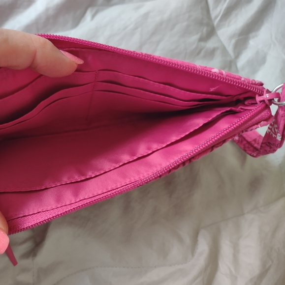 NWT Vera Bradley pink pattern Wristlet - Picture 4 of 4